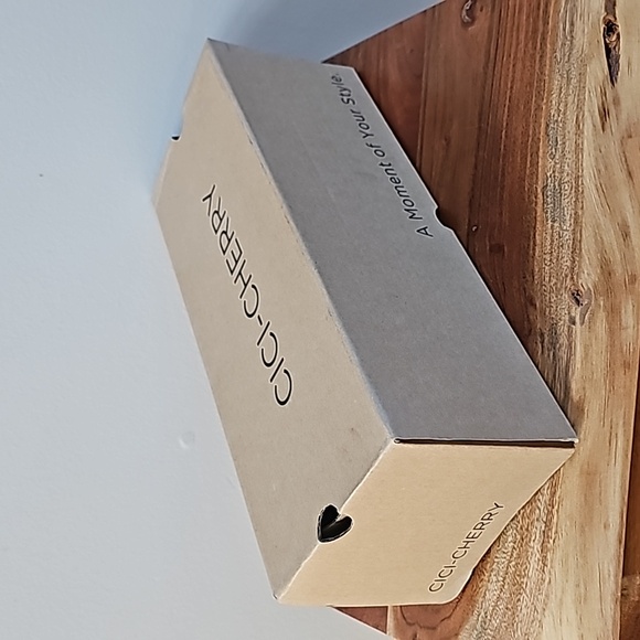 Cici-cherry cream and gold mules - Picture 8 of 9